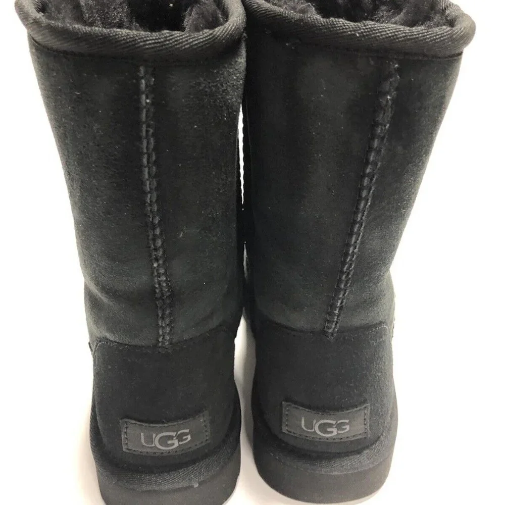 UGG Women’s Classic Short II, Black Winter Boots, Size 7M